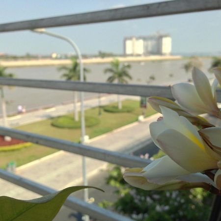 New Season Riverside Hotel Phnom Penh Zewnętrze zdjęcie