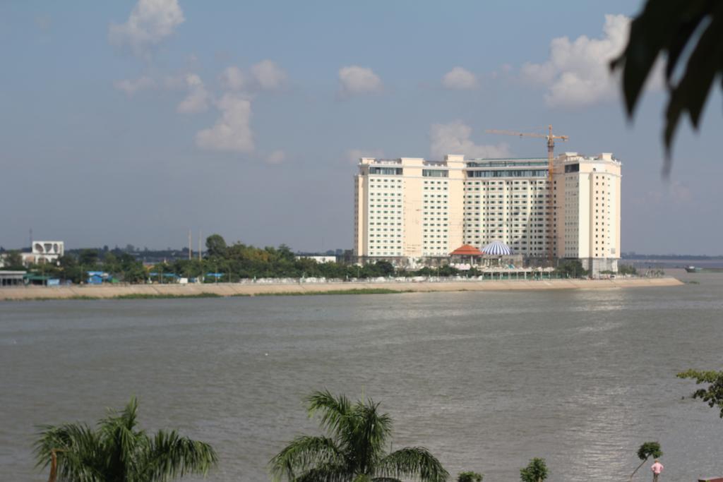 New Season Riverside Hotel Phnom Penh Pokój zdjęcie